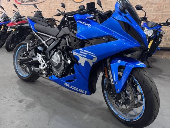 SUZUKI GSX-8R SUZUKI GSX-8R